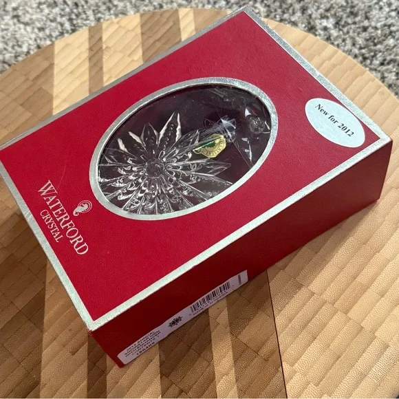 Waterford Crystal Snowstar Ornament the "New for 2012" in Original Box - Picture 5 of 11